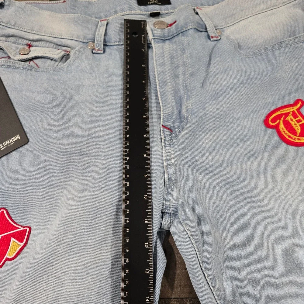 True Religion Geno Slim Fit Varsity Patch Denim Jeans Light Wash Deadstock NWT